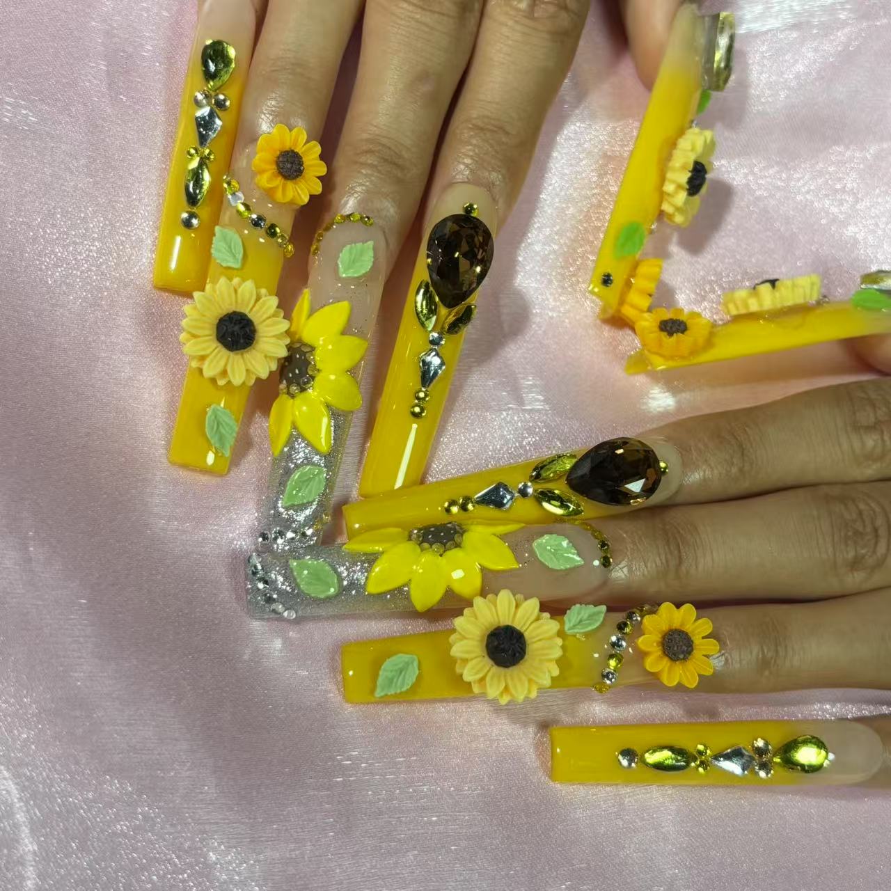 Sunflower Gleam Handmade Nails G044