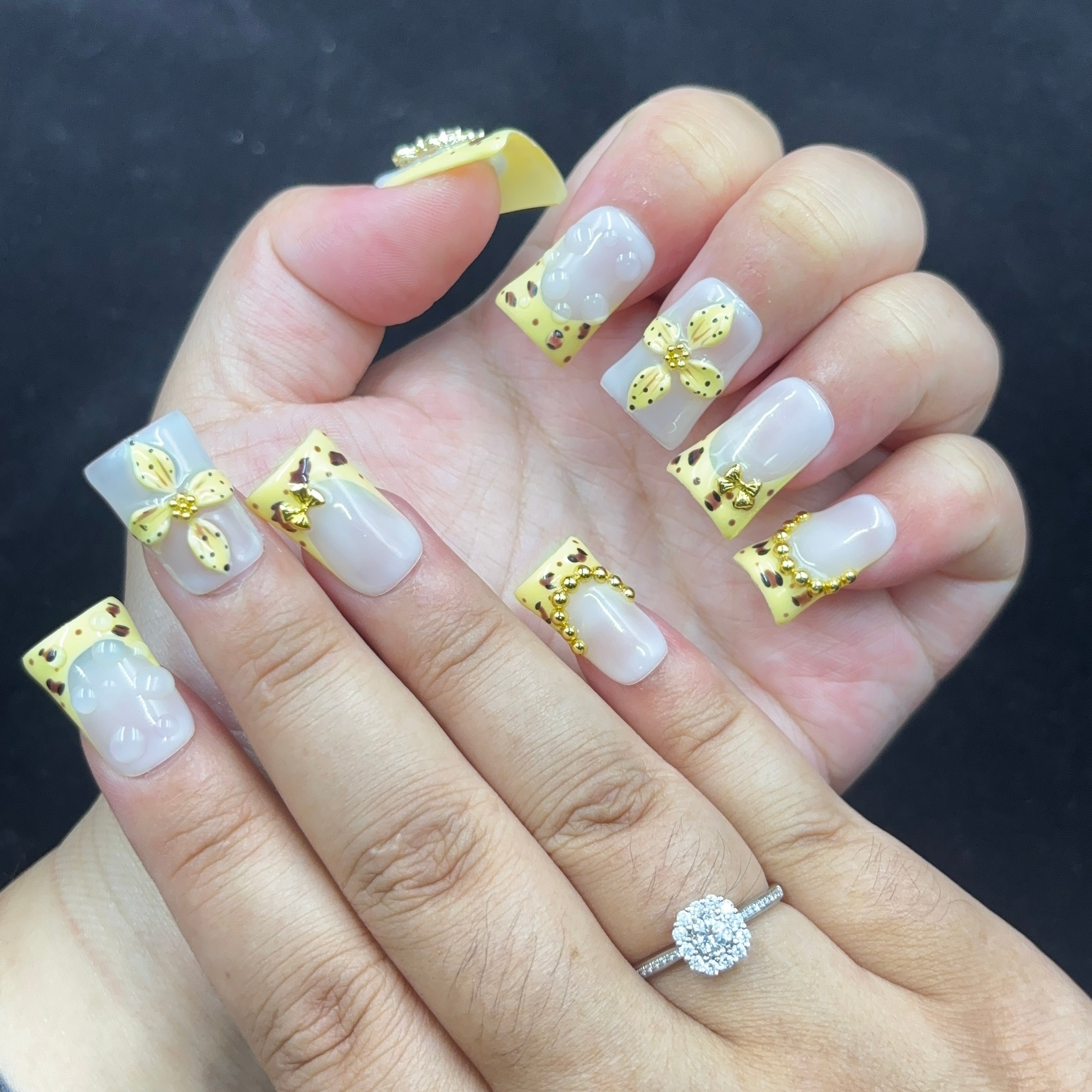 Sunny Leopard Handmade Nails L265