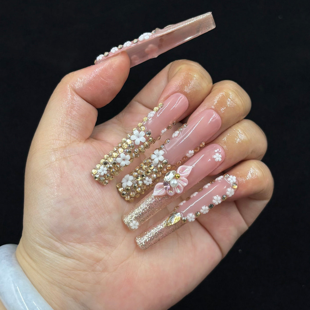 Glamour Blossom Handmade Nails M063