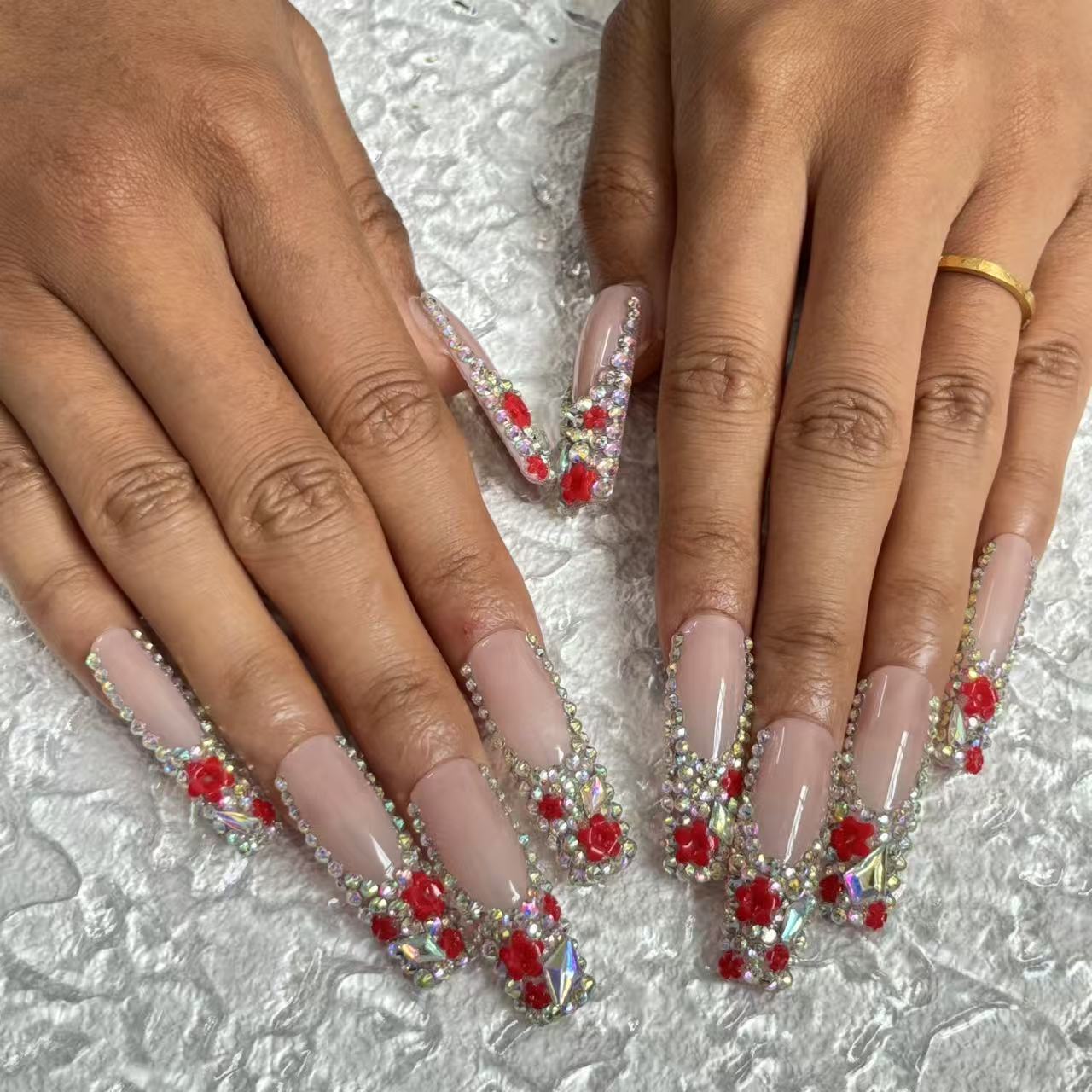 Glamorous Bling Handmade Nails D040