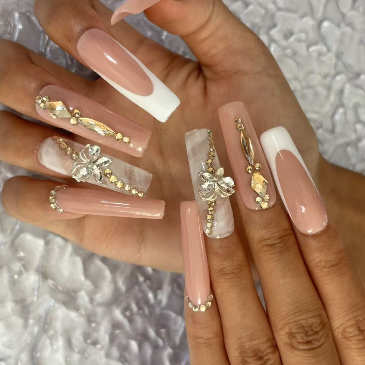 Peachy Elegance Handmade Nails D043